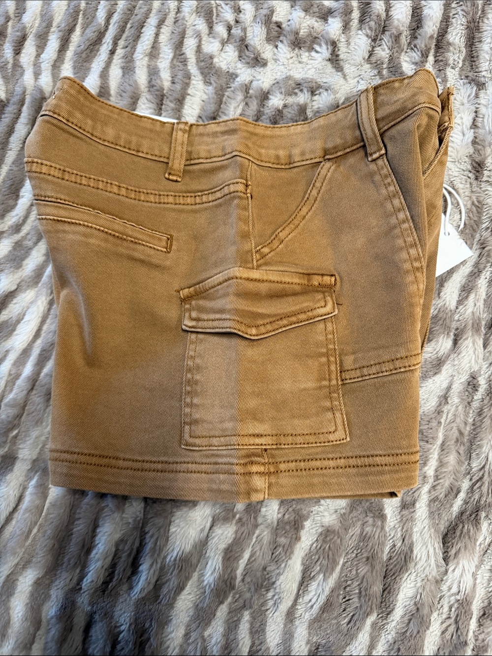 Zenana Outfitters Womens Camel Utility Cargo Shorts - Picture 5 of 5